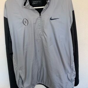 Nike Golf Silver and Black Jacket Men XL | looks great
